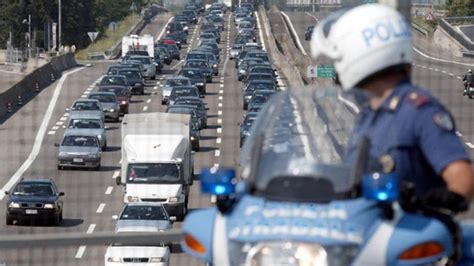 Scontro tra furgoni e autocarri sull’A1, dieci mezzi coinvolti ...